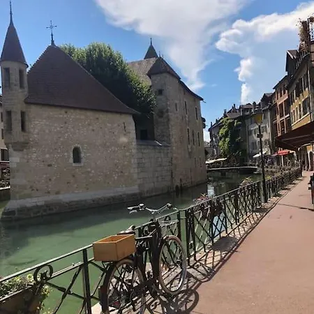 Apartment Proche Centre Avec Parking Gratuit *